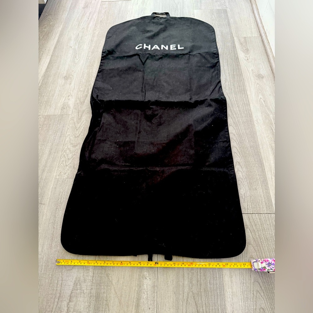CHANEL Elegant Black Garment Cover